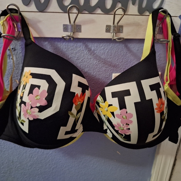 Victoria Secret bras 38 d - Picture 2 of 2
